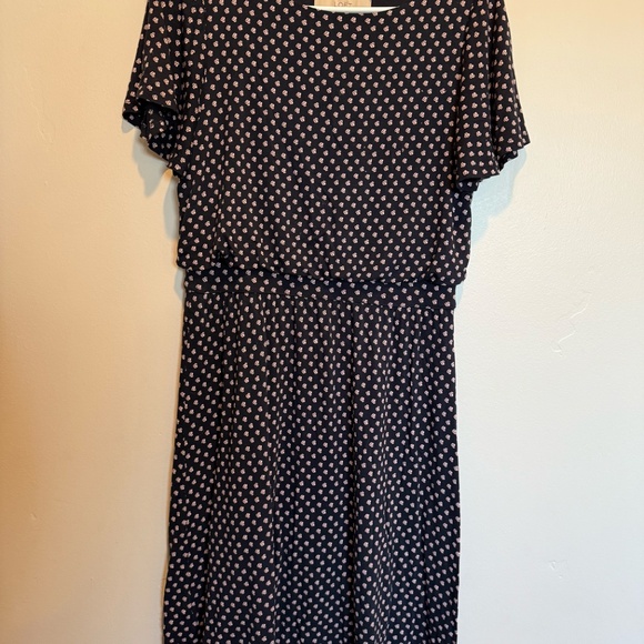 Loft Cluster Flutter Sleeve Dress - Picture 2 of 2